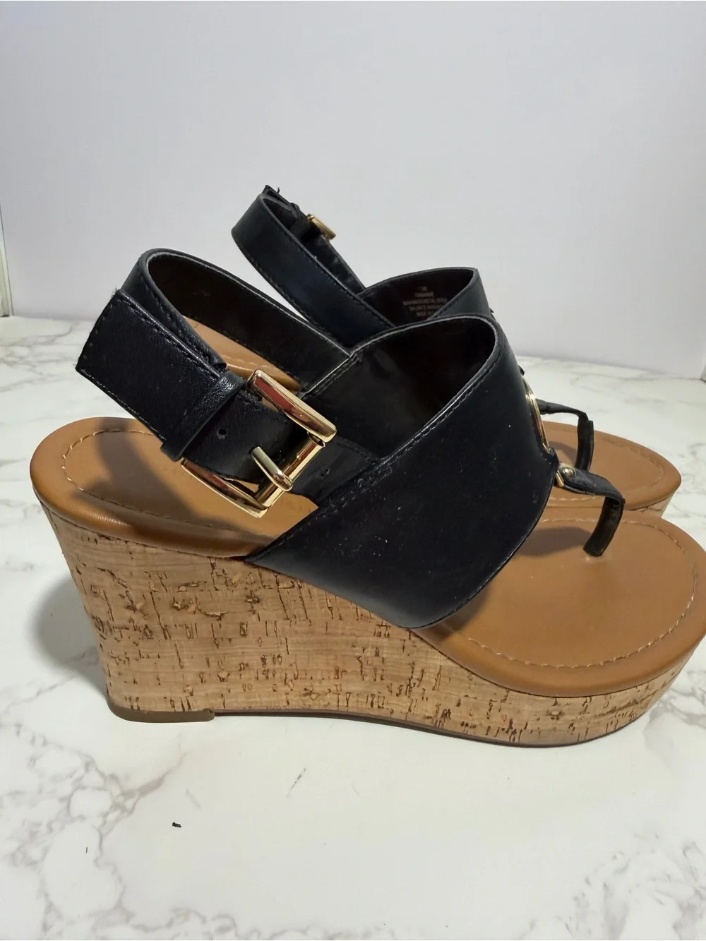 Tommy Hilfiger Black Leather Platform Thong Sandals -- 7.5
